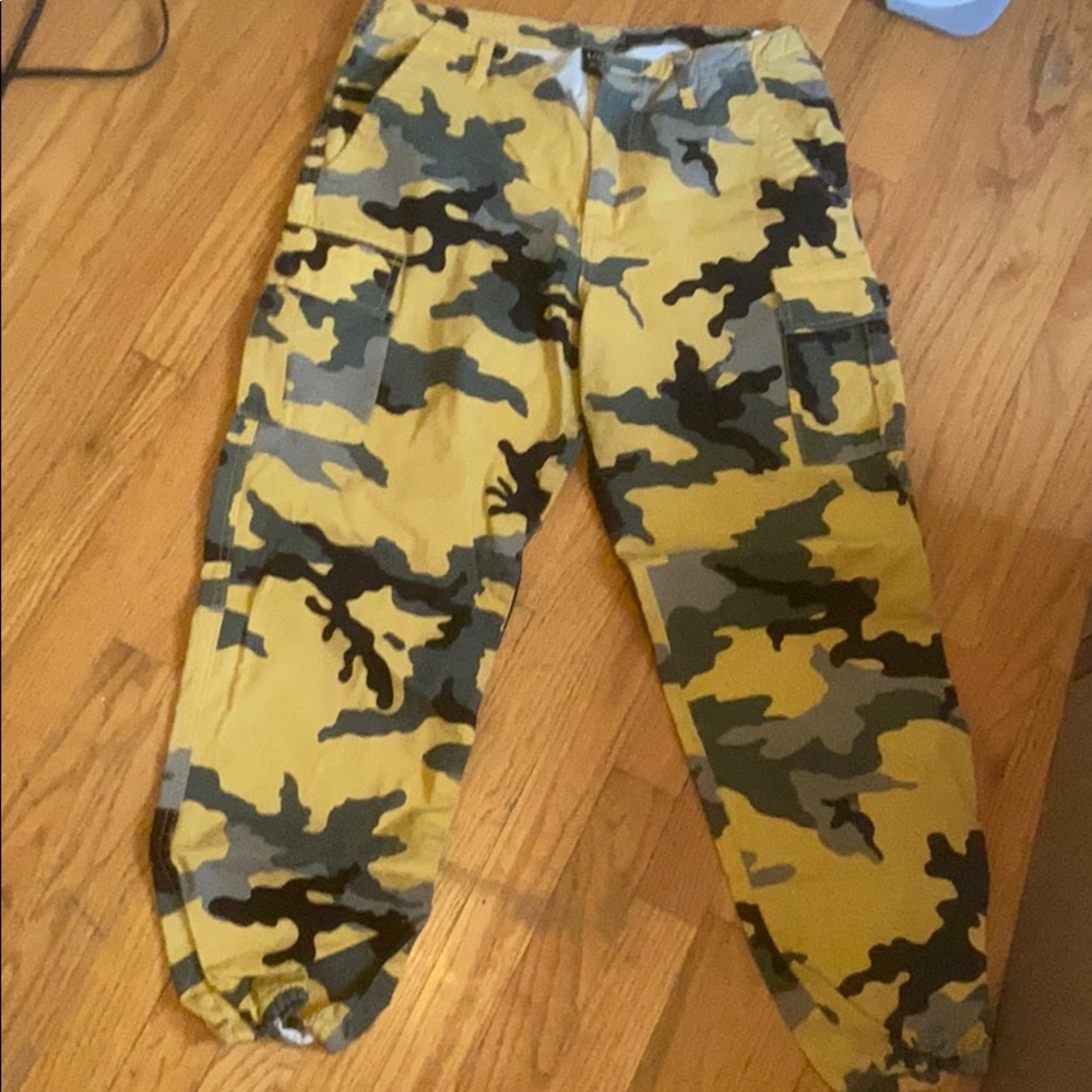 Woman’s Large camo print